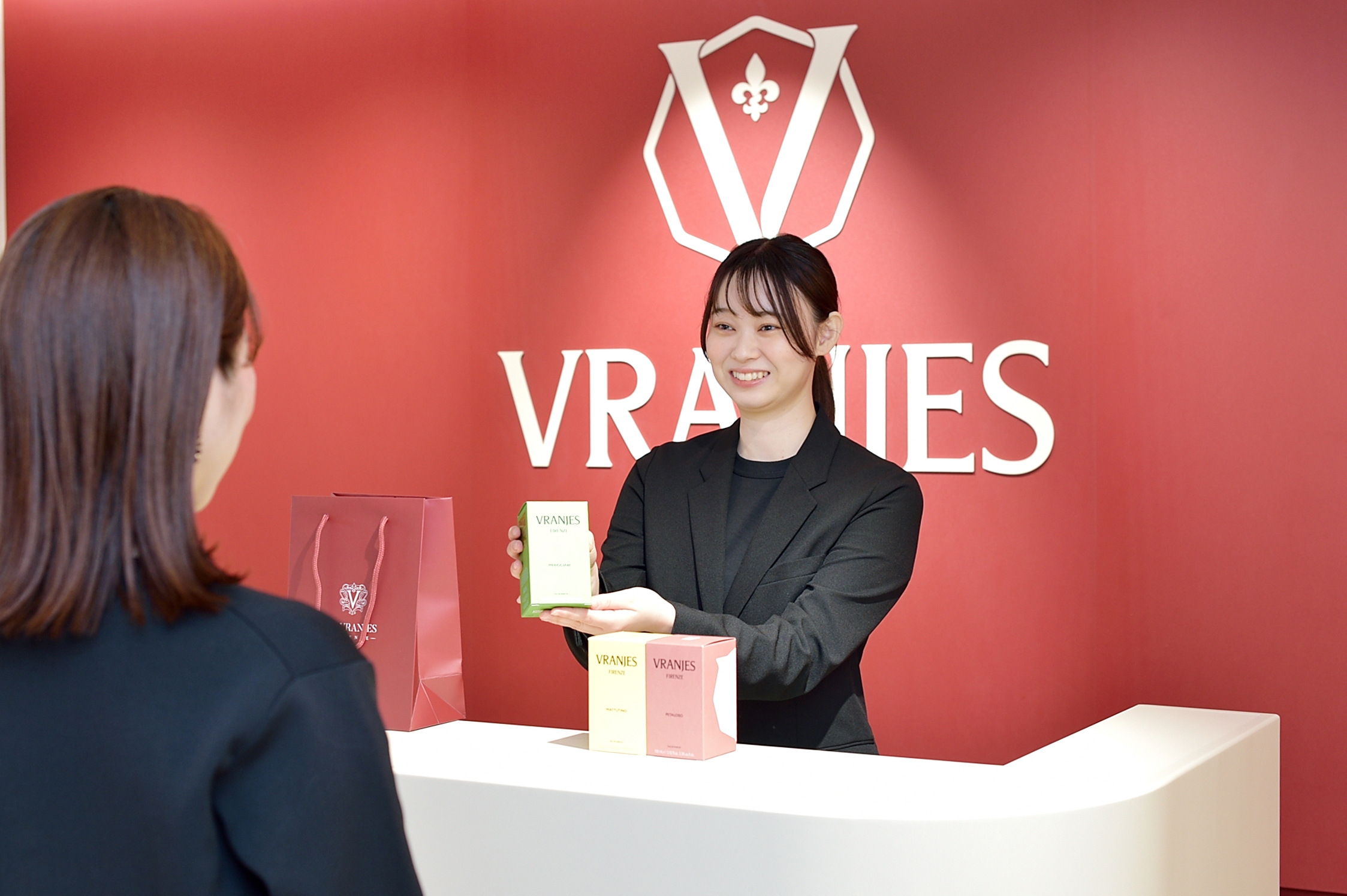 【二子玉川直営店】フィレンツェ発ルームフレグランスブランドの接客担当のサブ画像2