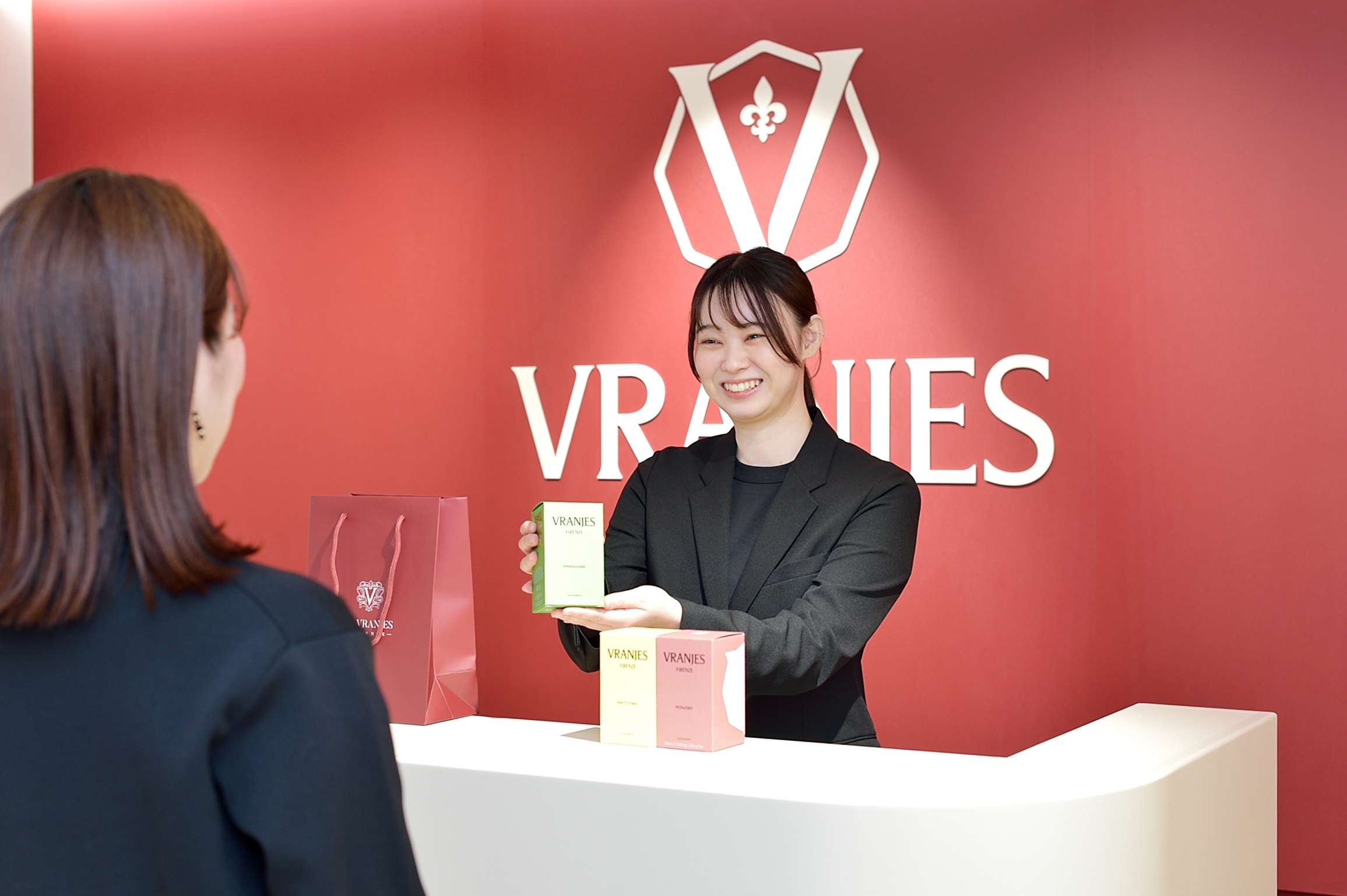 【代官山直営店】フィレンツェ発ルームフレグランスブランドの接客担当のサブ画像1