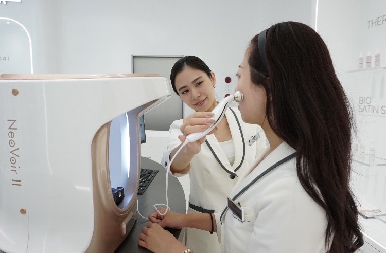 エステサロン専売品「CHRISTINA」直販店　美容部員のサブ画像7