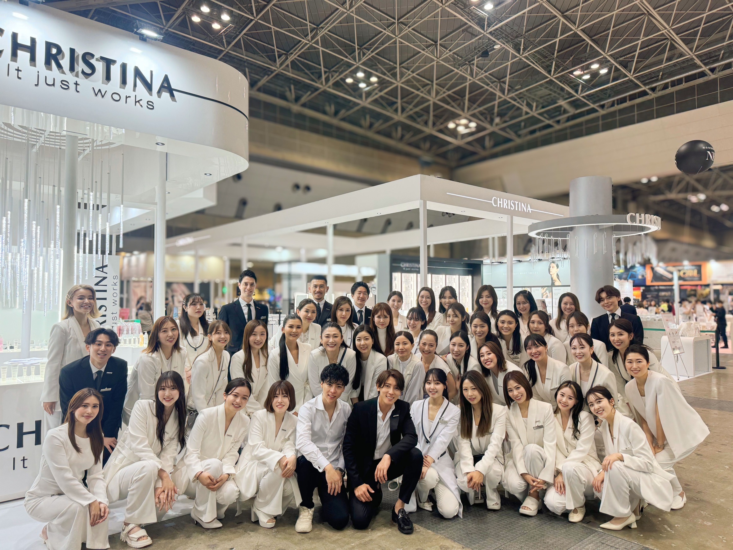 エステサロン専売品「CHRISTINA」直販店　美容部員のサブ画像1