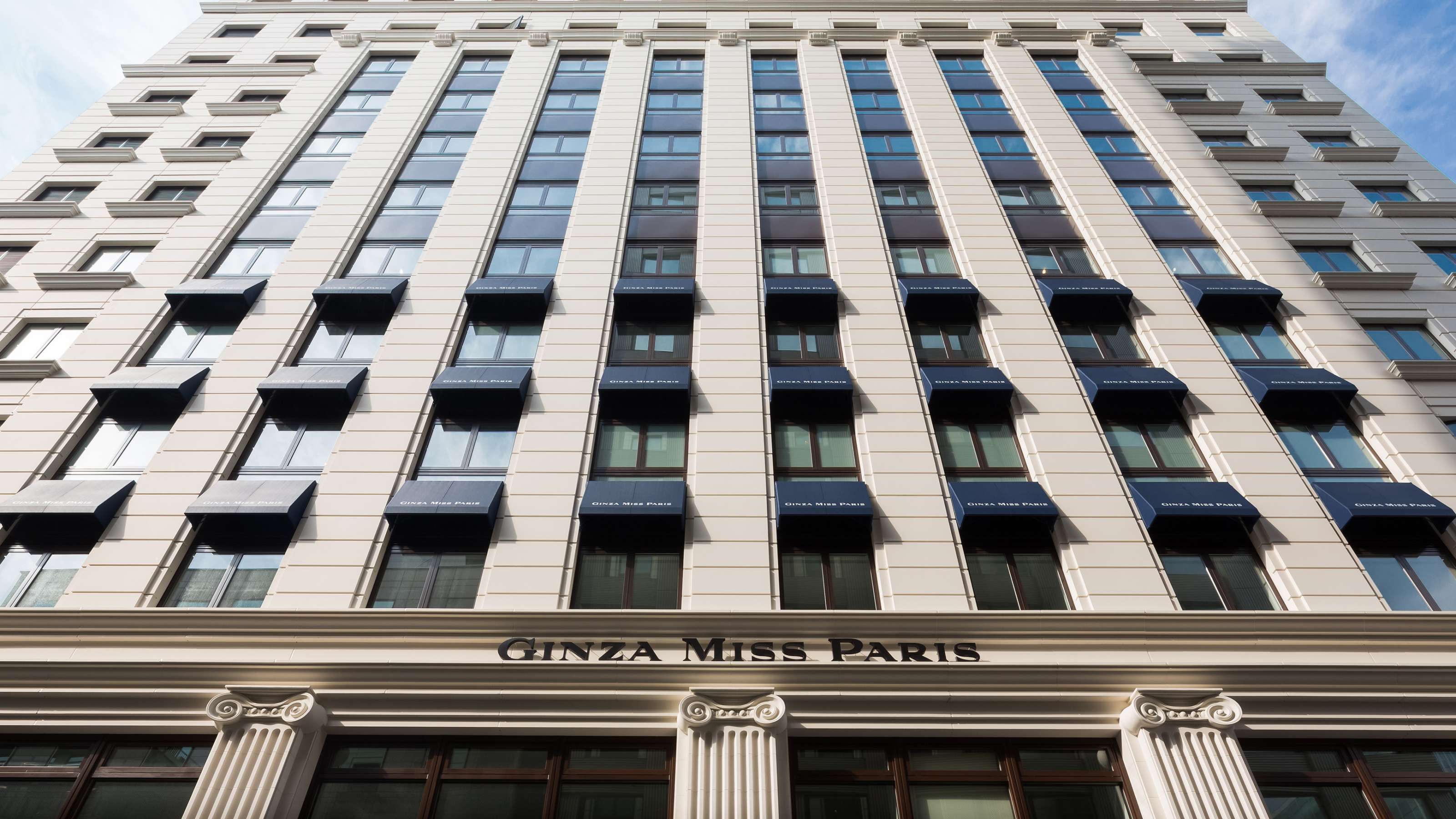 Miss Parisの求人画像