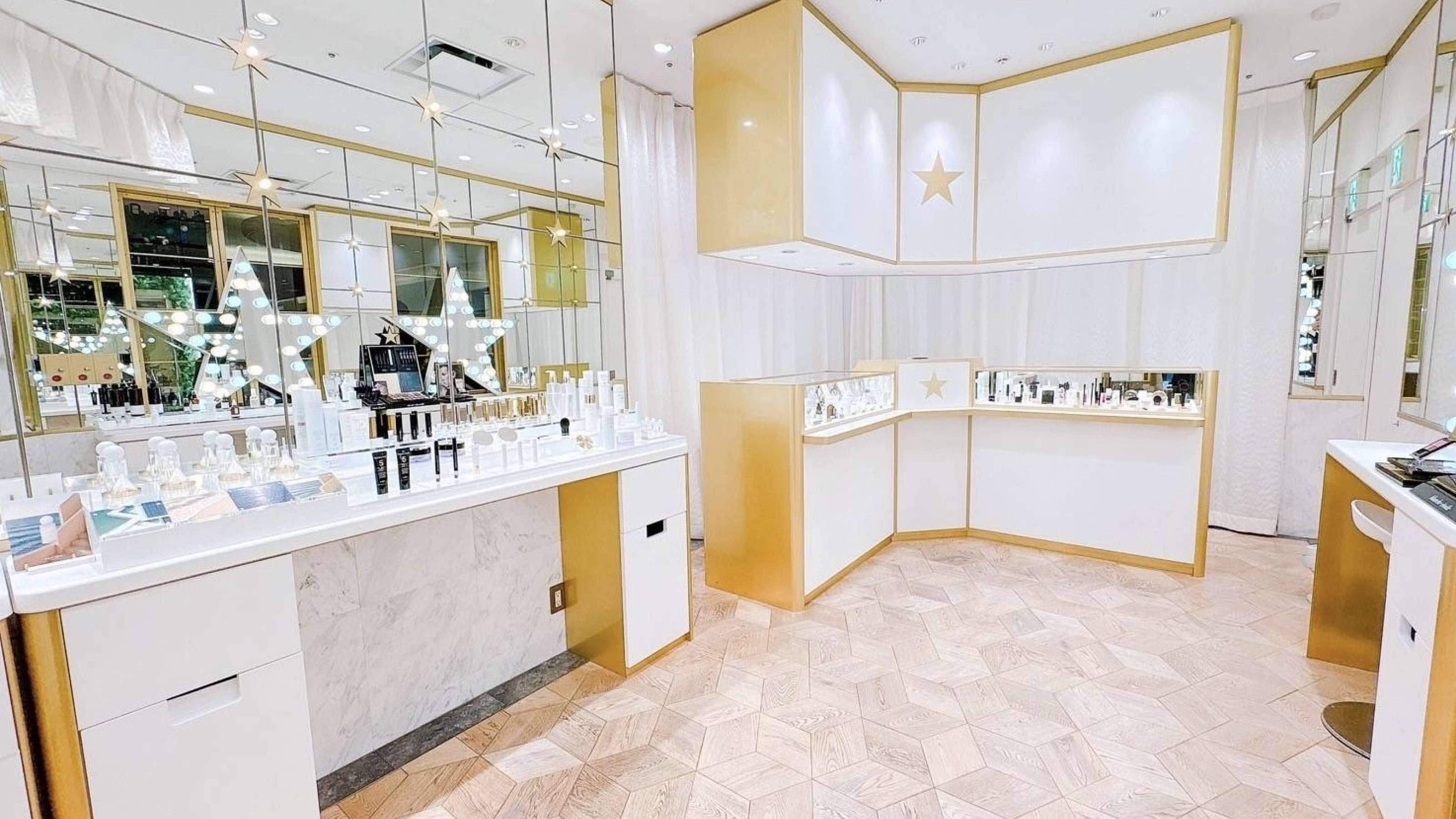 【ブランエトワール】店舗販売スタッフ・美容部員｜梅田店の求人画像