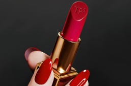 ≪TOM FORD BEAUTY≫美容部員(販売職)_業界未経験も歓迎｜大阪の求人画像