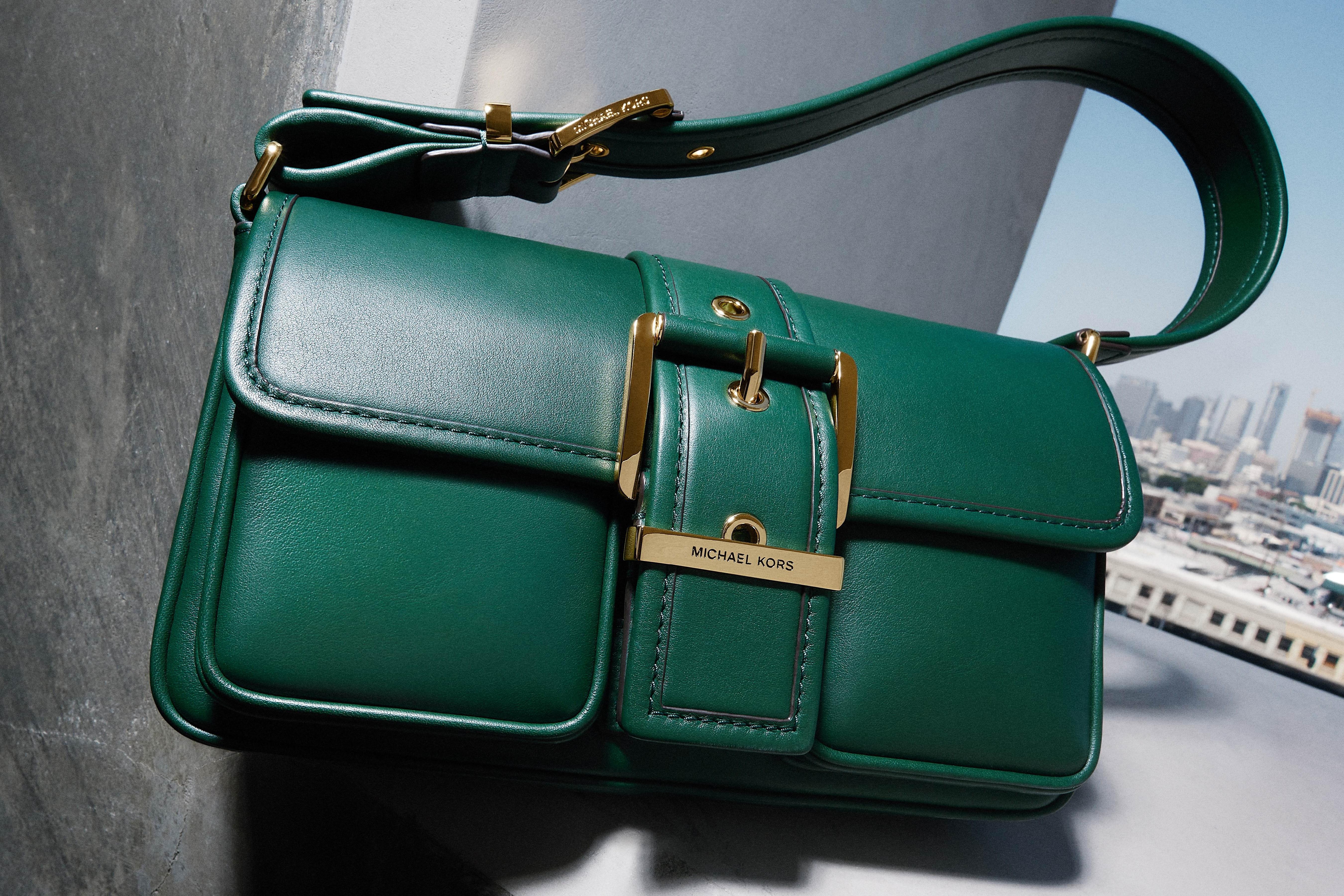 【MICHAEL KORS｜マイケル・コース】販売スタッフ（神戸三田プレミアム・アウトレット店）の求人画像