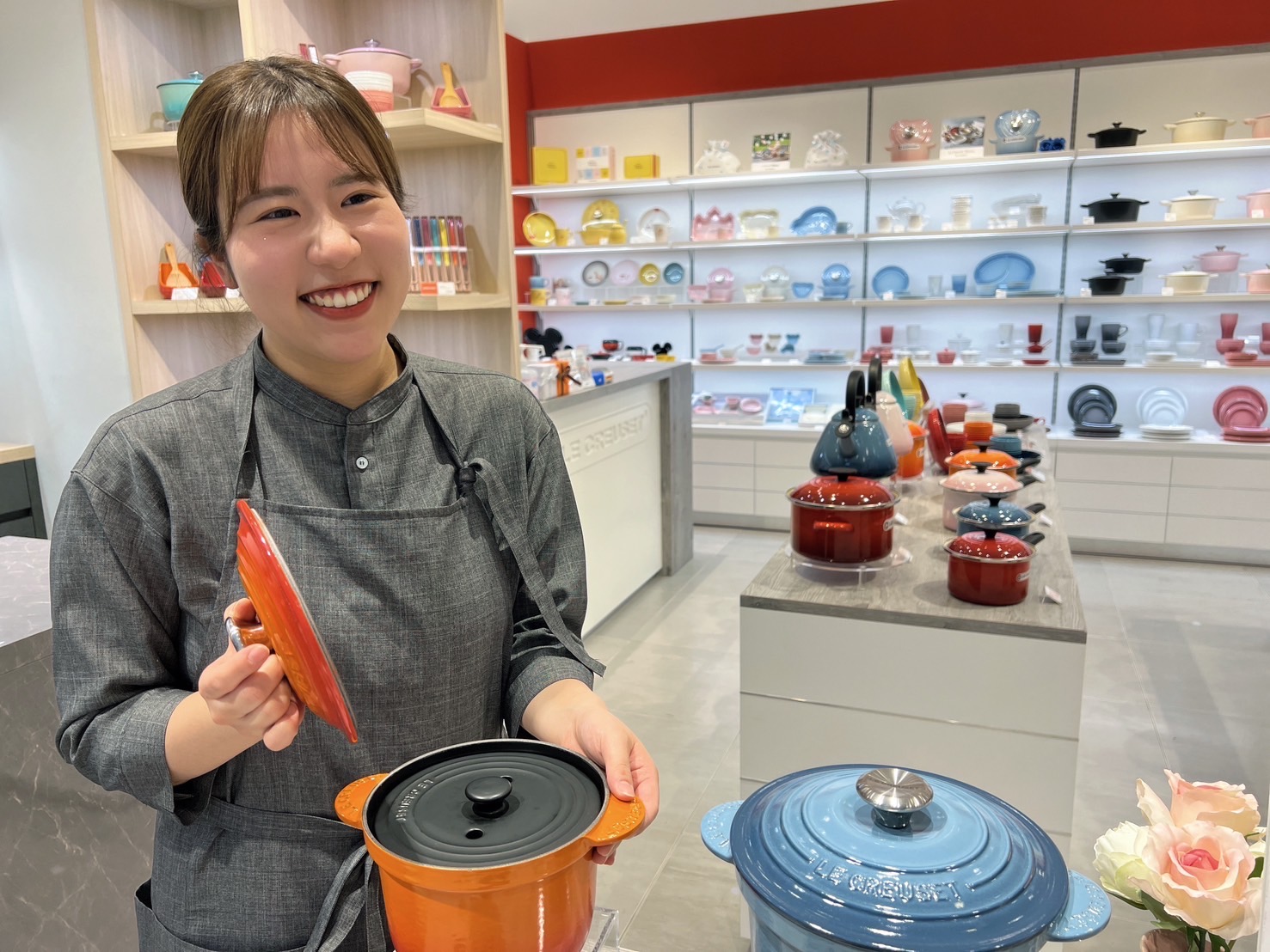 【ラゾーナ川崎】残業月5h未満＆インセンティブあり｜100年ブランド『ル・クルーゼ』の販売スタッフの求人画像