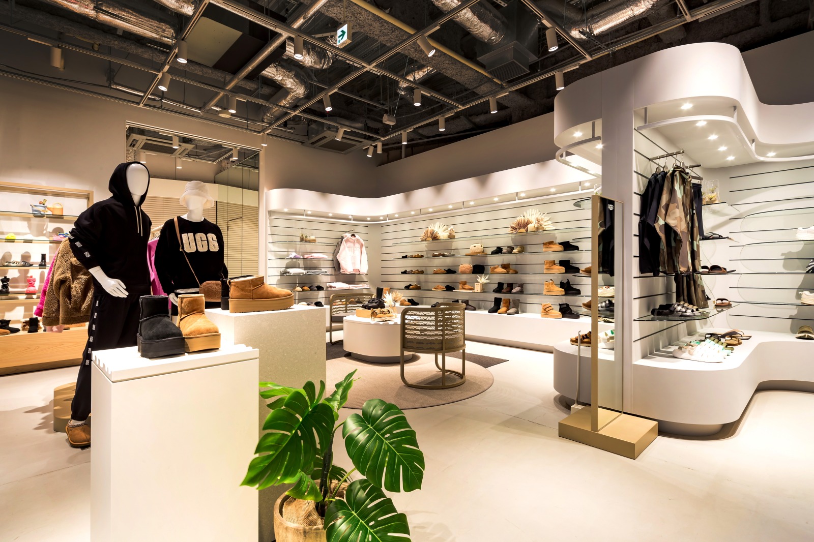 カリフォルニア発ライフスタイルブランド【UGG】販売スタッフ | Tokyo Flagship店のサブ画像1