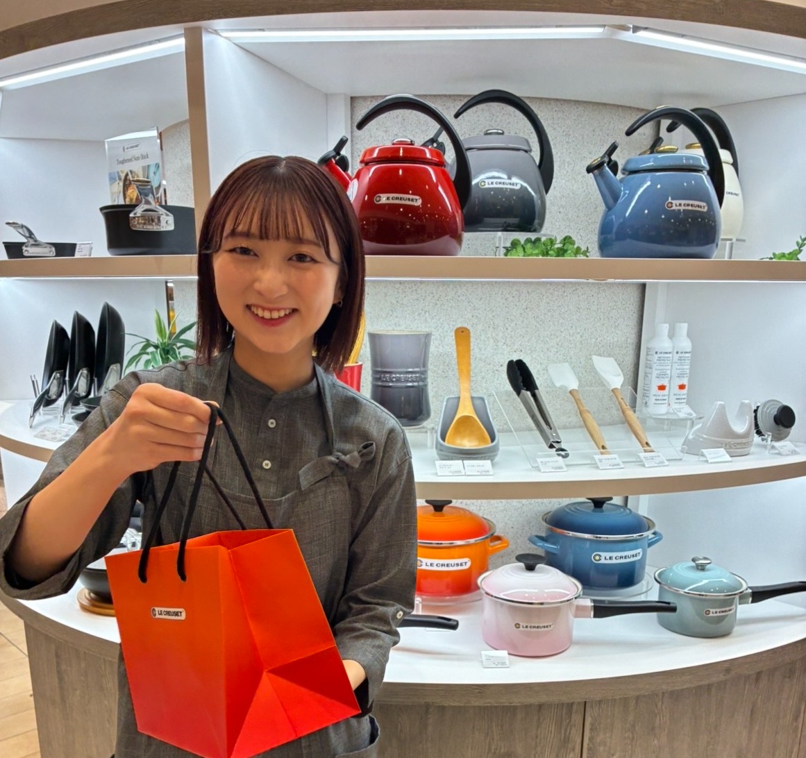 残業月5h未満＆インセンティブあり◎『ル・クルーゼ』の販売スタッフ【大宮そごう】の求人画像