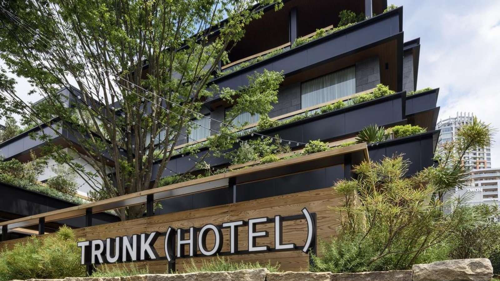 2027年8月開業予定 TRUNK(HOTEL)SAPPORO｜フロントオフィススタッフの求人画像