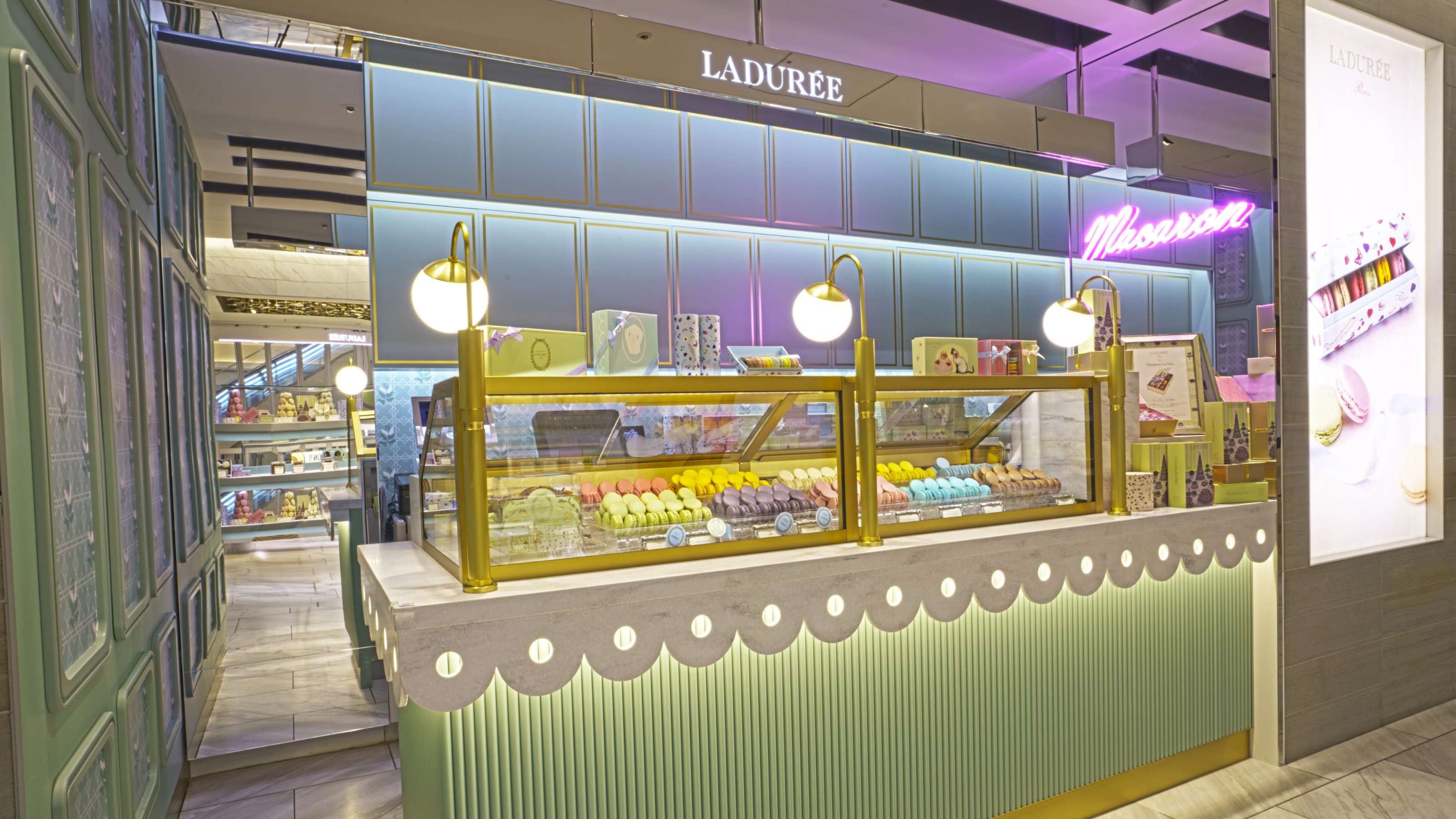LADUREEの求人画像