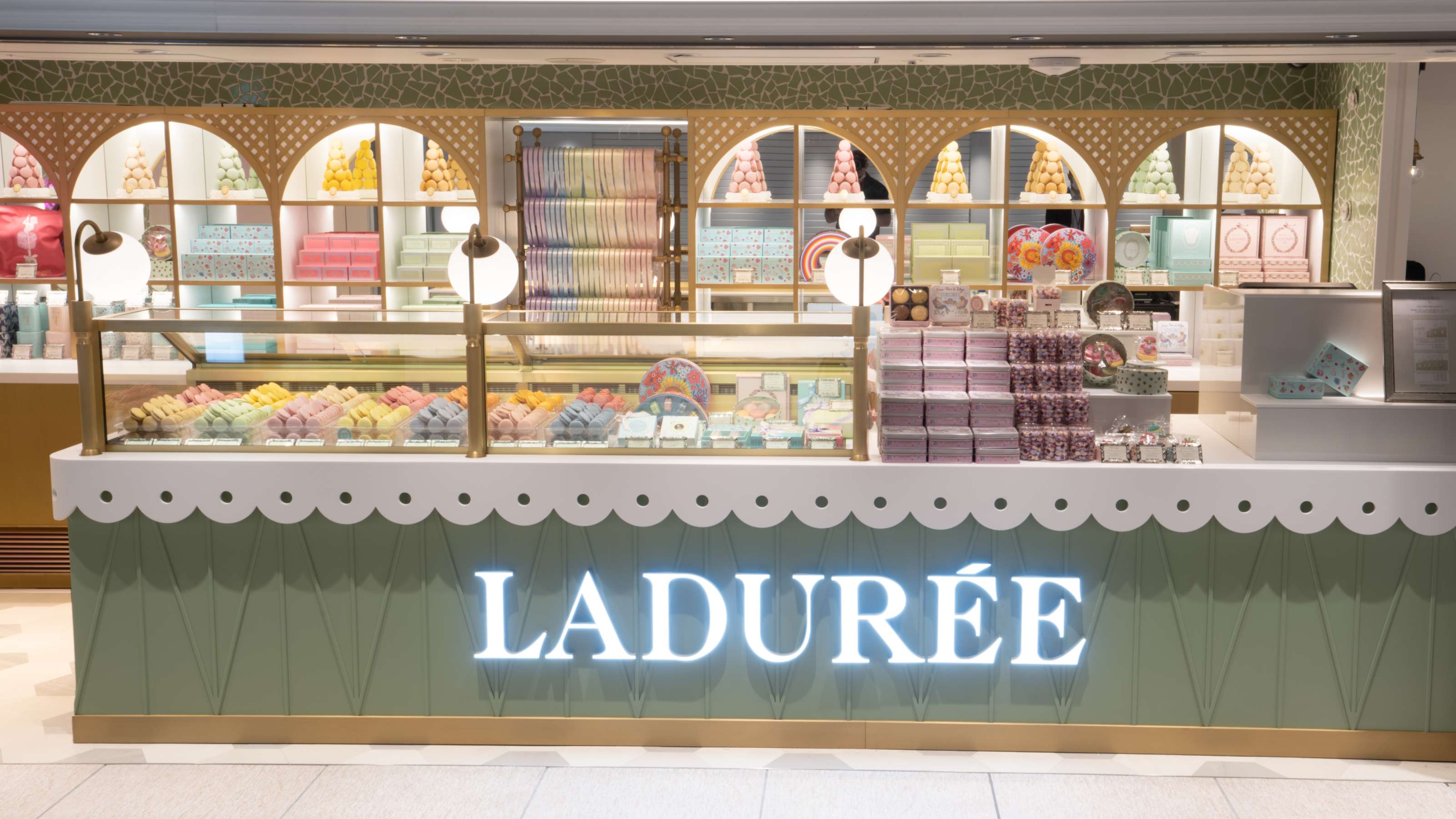 LADUREEの求人画像