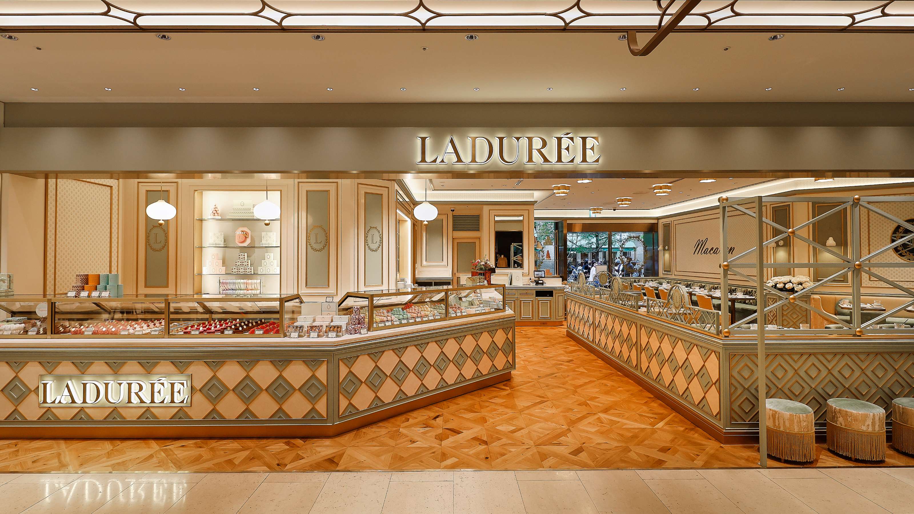 LADUREEの求人画像