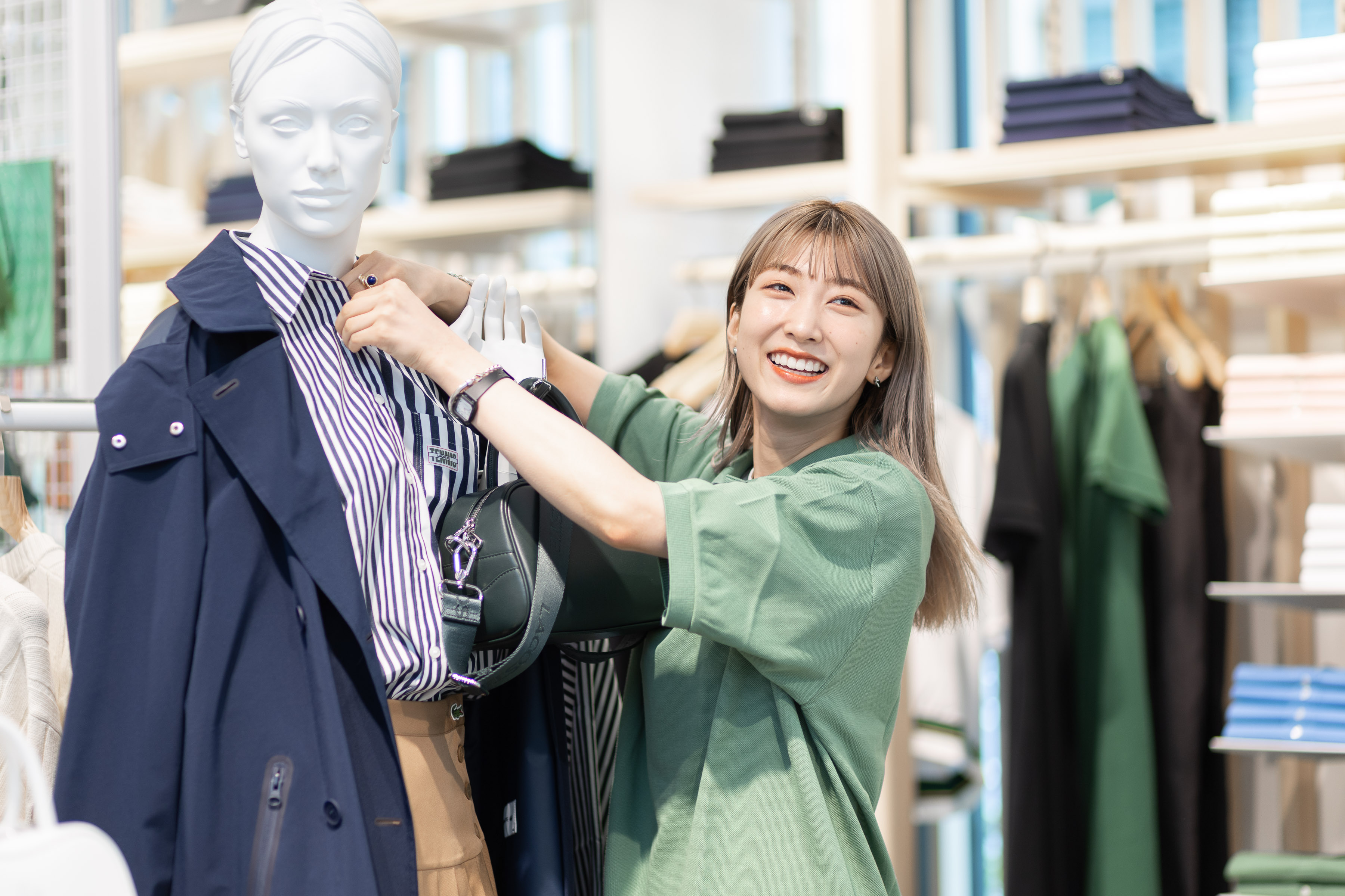 LACOSTEの求人画像