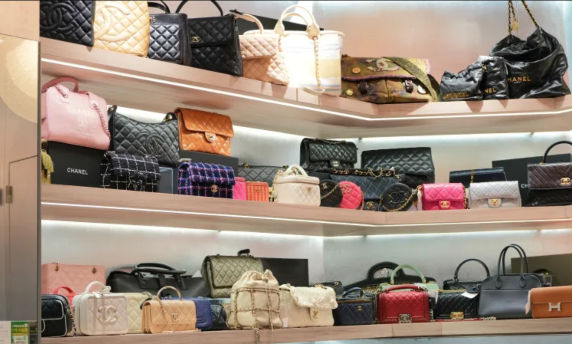 【新宿｜月給27万～】シャネルなど憧れのブランドに囲まれて働く！【販売｜SNS】のサブ画像2