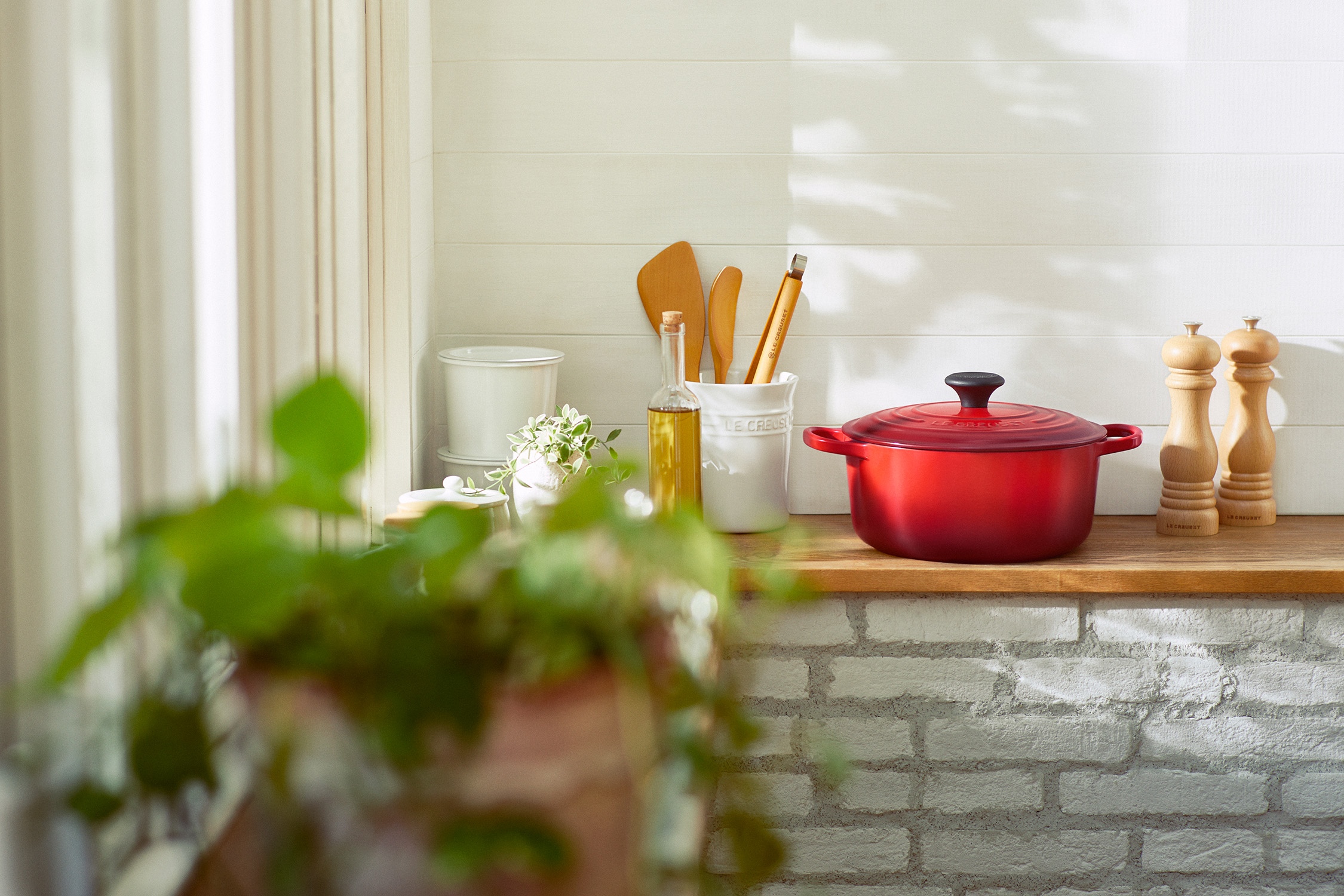 【ル・クルーゼ｜世界的キッチンウェアブランド】販売スタッフ＜滋賀竜王＞の求人画像